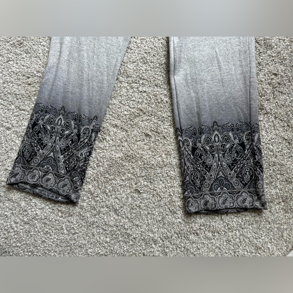 Women’s One World Gray Lounge Pants - Picture 4 of 6